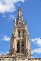 Fototapeta na wymiar Campanario de la Catedral de Burgos