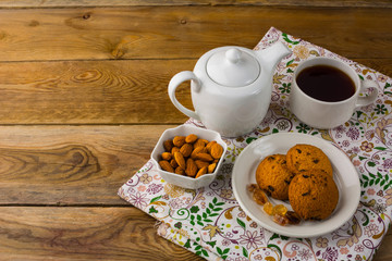 Teapot and homemade cookies