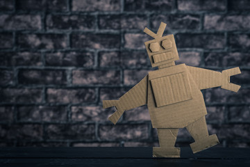 紙で作られたロボット