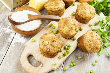 Muffins with green peas
