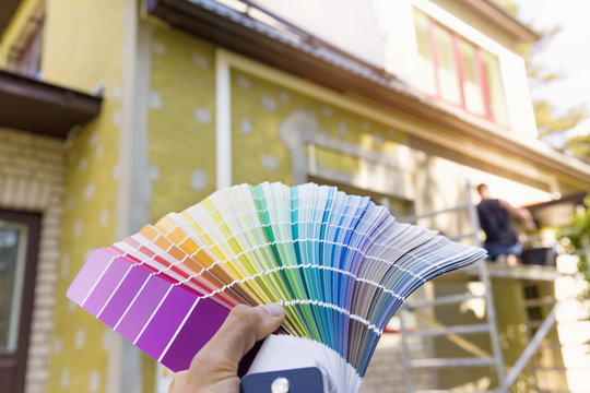 choosing a paint color for house exterior, facade