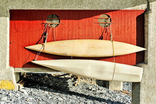 storage of two kayaks outdoor