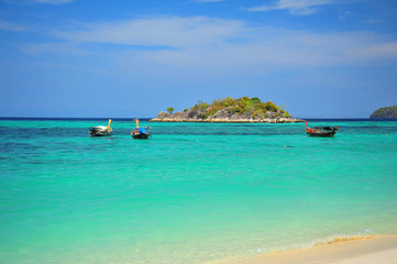 Obraz premium Beach on Tropical Islands at Summer Season