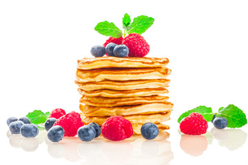 Tasty pancakes with berries
