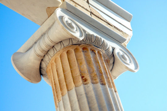 Colonnes Grecques de Temple &agrave; Ath&egrave;nes en Gr&egrave;ce