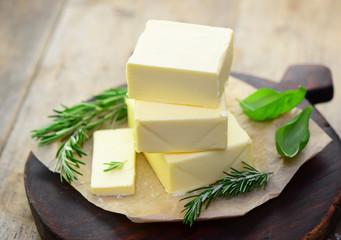 Holz Butter Kräuter