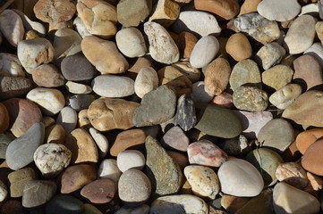 conjunto de piedras en el suelo