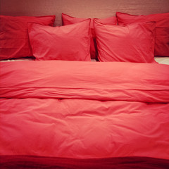 Red romantic bed linen