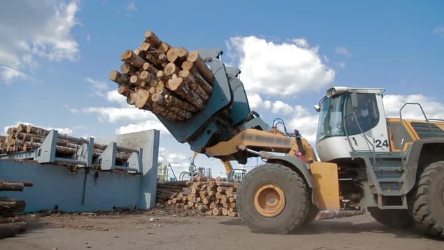 HEAVY EQUIPMENT TRUCK PICKER LUMBER FACTORY