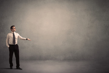 Obraz premium Businessman standing