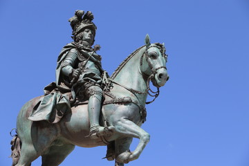 Obraz premium Statue du roi José Ier sur la place du commerce à Lisbonne