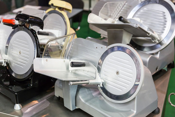 Machine for slicing cheese and wurst