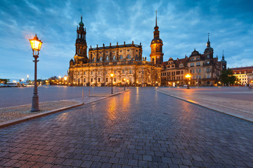 Fototapeta na wymiar View of the royal palace and cathedral in the old town of Dresden, Germany.