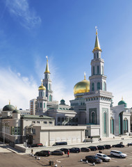 Fototapeta na wymiar View of the new mosque in Moscow, Russia