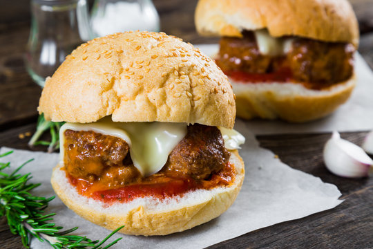 Sandwich with meatballs of beef and cheese