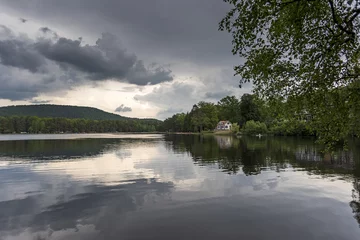 Foto op Canvas étang de Hanau avec ciel couvert © Maurice Metzger