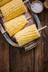 corn cob for grill on wooden table © marcin jucha