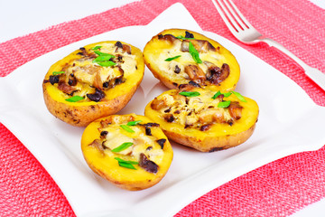 Potatoes Stuffed with Mushrooms and Cheese