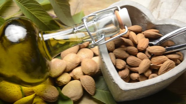 M&egrave;nnula Ametlla Amande Almond Migdały Mandorla &Alpha;&mu;ύ&gamma;&delta;&alpha;&lambda;&omicron; Mandle Aminte &Lambda;ά&delta;&iota; plod Ametlles Almendra Amandel noot አልመንድ Mandorle Almendras Mandľa semeno Oleje Olie Ametla Olio Aceite Oil Oli Olej