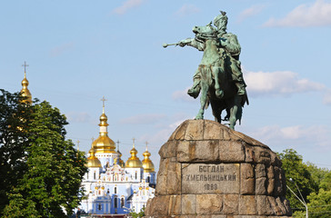 Obraz premium Monument of Bohdan Khmelnytsky on Sofia square in Kyiv, Ukraine