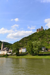 Fototapeta na wymiar Burg Maus im Mittelrheintal bei Sankt Goarshausen