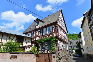 Fototapeta na wymiar Fachwerkhäuser in Braubach am Rhein