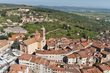 Fototapeta na wymiar The medieval town of Sinalunga in Tuscany - Italy