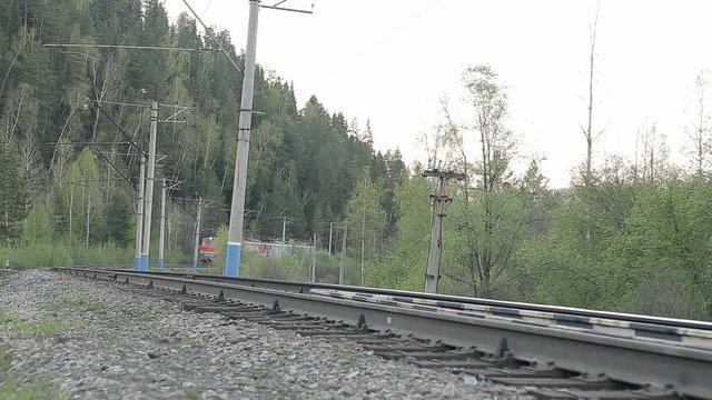 the train rides on the raiway