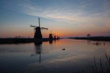 Fototapeta na wymiar Kinderdijk in holland