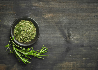 fresh and dried rosemary © Mara Zemgaliete