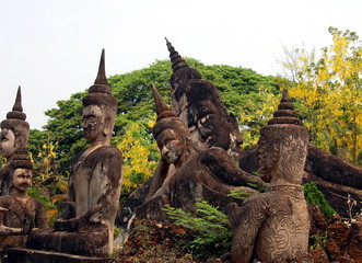 Obraz premium A lot of Buddhas in Buddha Park in Vientiane. Laos