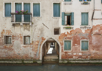 Fototapeta na wymiar Old residential building in Venice, Italy
