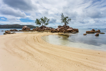 marée basse sur blette d'Anse Boudin, Praslin, Seychelles