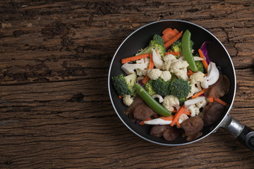 mix vegetable in pan.