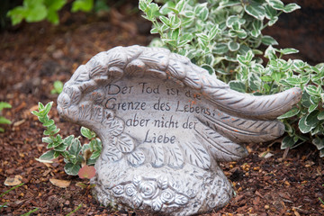 Engelsflügel mit Spruch