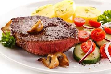 Grilled beef steak and vegetables