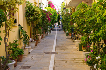 Fototapeta na wymiar Narrow street in Greece