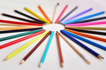 Fototapeta premium Colored pencils make a circle