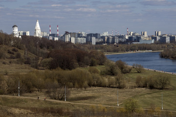 Парк Коломенское весной.