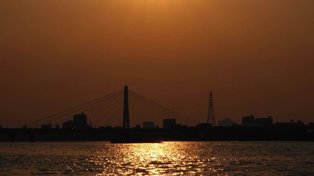 3)4K・輝く川と輝く夕日_3-298