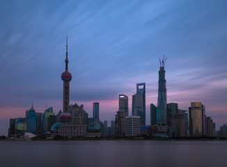 Naklejka premium Shanghai skyline at sunset