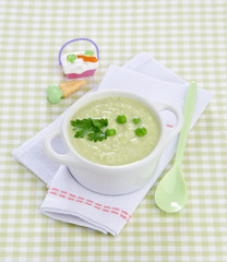 children's soup with green peas puree
