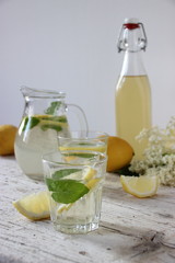 Sciroppo di sambuco e limone