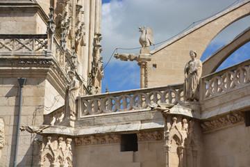 Fototapeta premium estatuas de piedra en la Catedral de Burgos