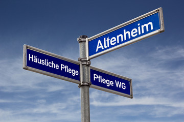 Altenheim Häusliche Pflege oder Pflege Wohngemeinschaft Schild