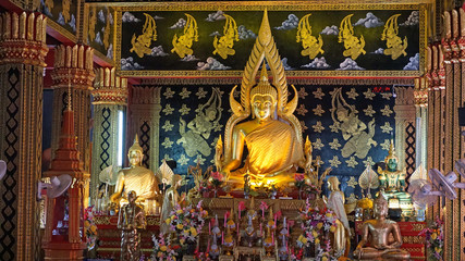 Fototapeta na wymiar thai temple