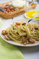 Spaghettis with ingredients