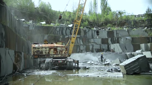 Extraction of granite stone in a stone quarry