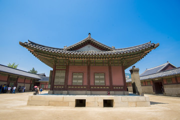 Fototapeta premium SEOUL,South Korea - MAY 22: Gyeongbokgung Palace. MAY 22, 2016 i