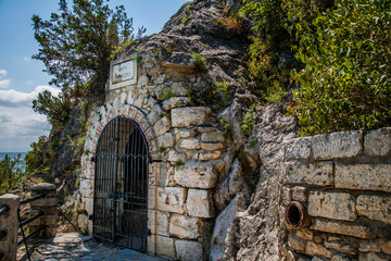 Fototapeta premium Lermontov's cave
